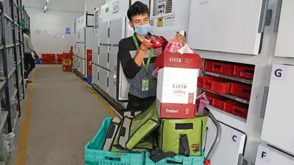 Why Dark Stores are The New Bright Spots in Urban Reality